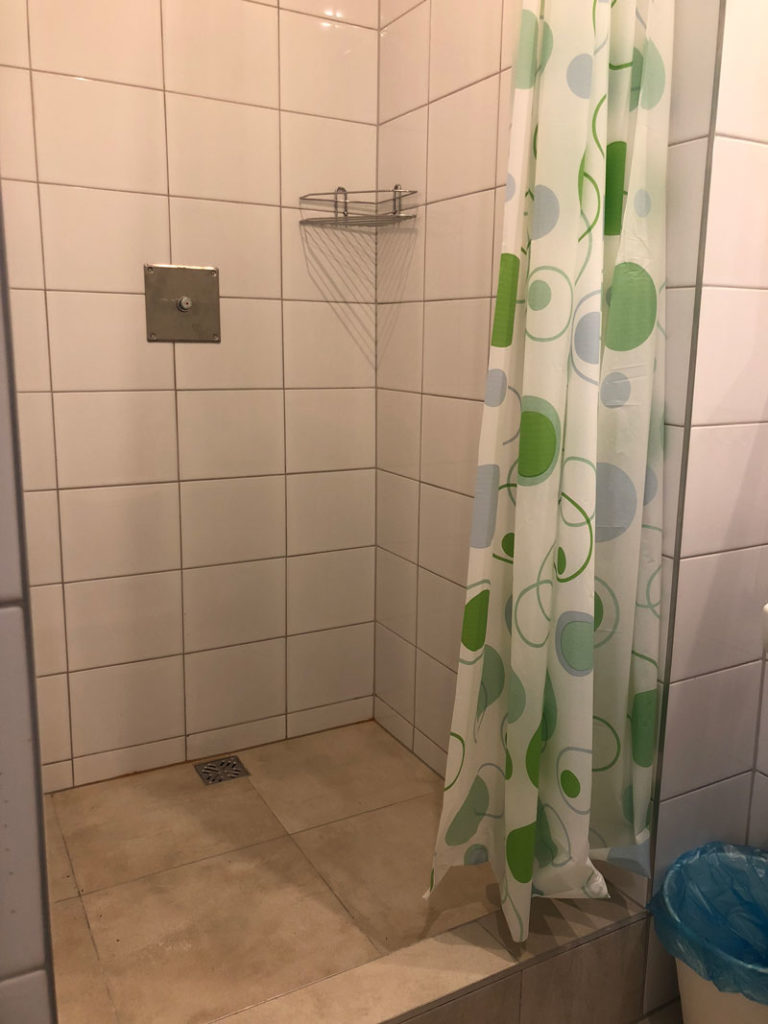 prysznic hostel rembis